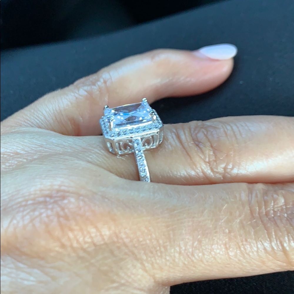 3ct Emerald shape Engagement Ring size 7 - Picture 5 of 10